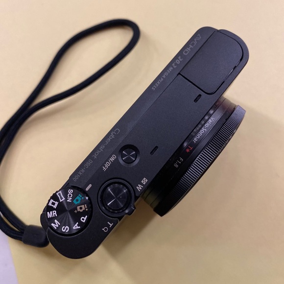 Sold !!! Brand new camera - Picture 4 of 6